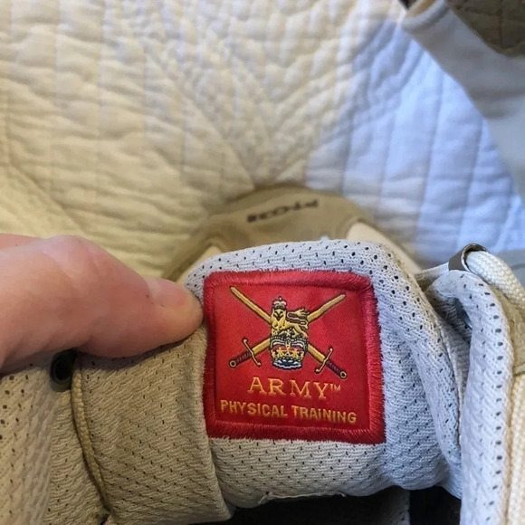 UK Gear PT-03 hot terrain running shoe with free gators and spare laces - Picture 12 of 13